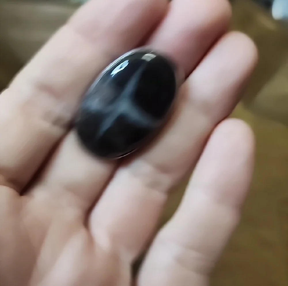 Black Cross-Pattern Oval Stone Ring
